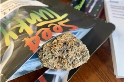 Cách đặt hàng giao cỏ trực tuyến với Leafly